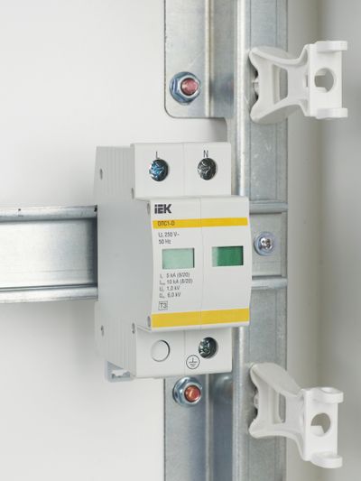 Огран. имп. перенапр.  2П  230B  5-10кА  IEK  ОПС1-D